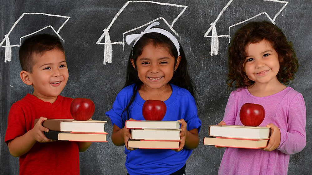 A SCUOLA DI SALUTE bambini_libro_mela