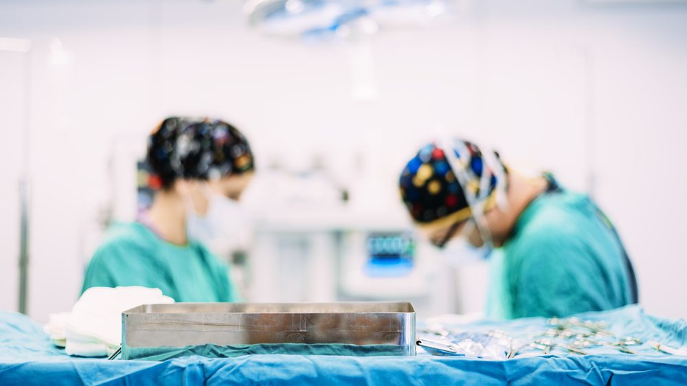 LA DIMISSIONE PRECOCE shutterstock_667260763